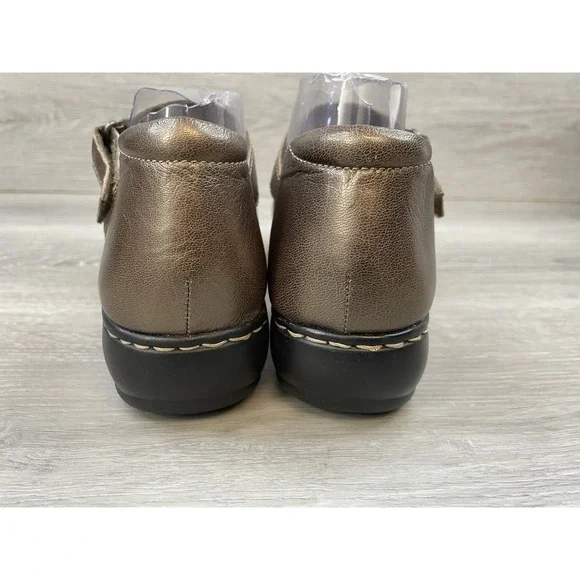 Clark's Women's Sandals Bronze‎ Leather 11 Comfort Wedge Travel Cushioned Shoes - Picture 4 of 11